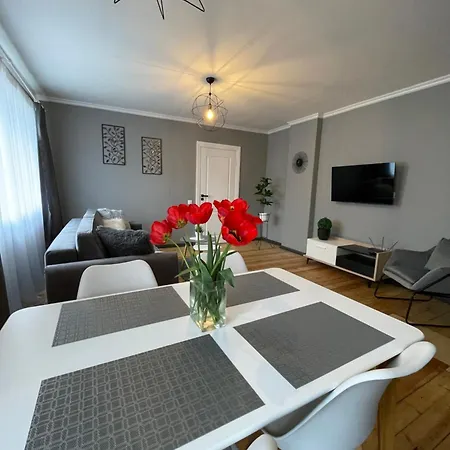 Cozy Uliha Street Apartment Liepaja Exterior photo